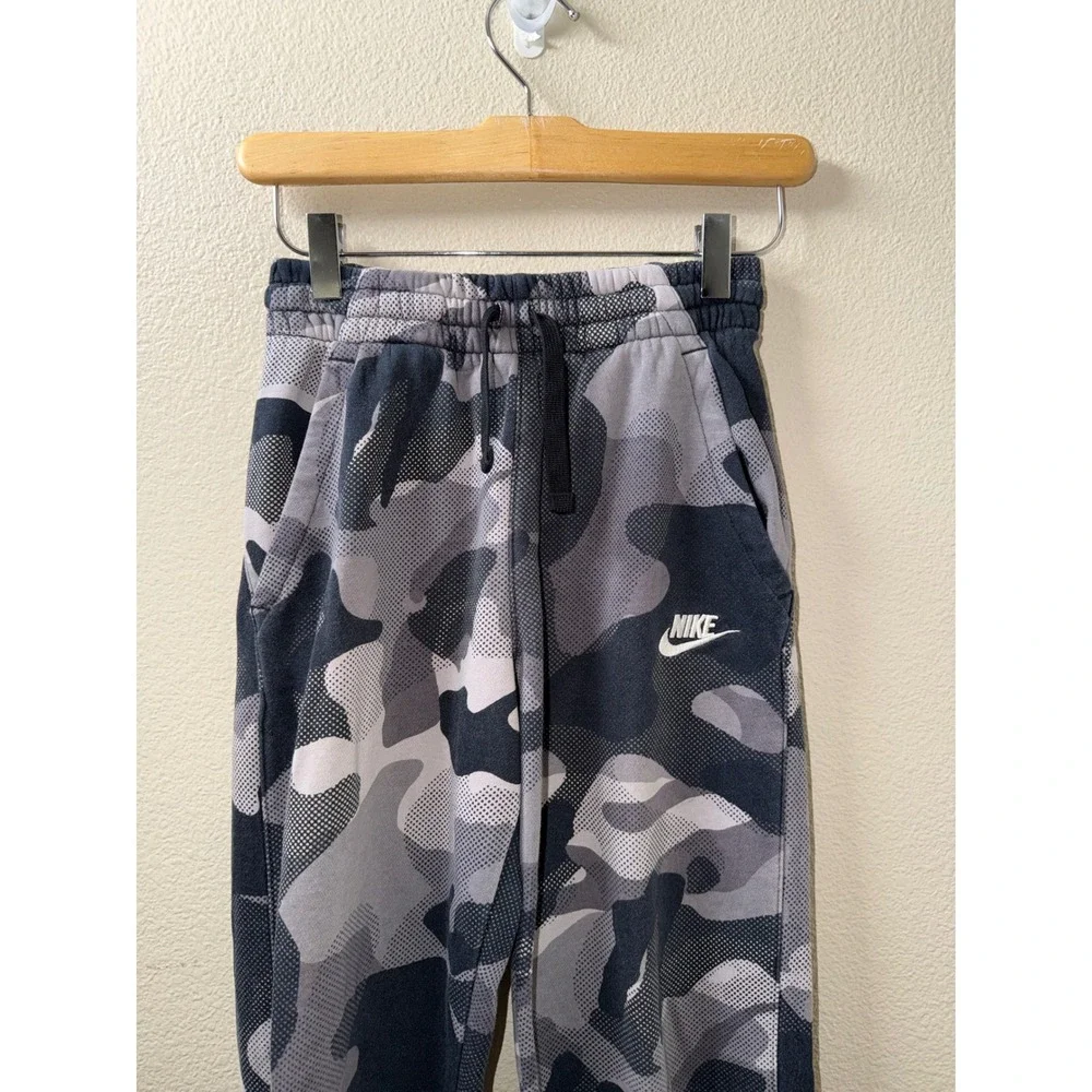 Boys Nike Sweats Size Large